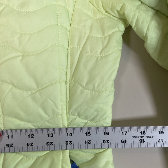 The North Face Women's Puffer Jacket in Lime Green and Blue - Picture 12 of 15